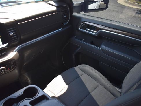 Used 2025 Chevrolet Silverado 2500 LT AWD/4WD image 21