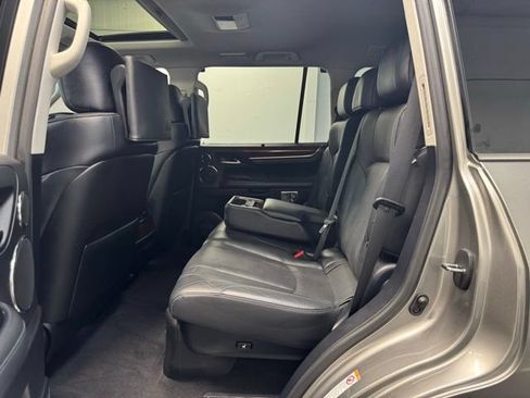 Used 2019 Lexus LX 570 4WD w/ Luxury Package image 25