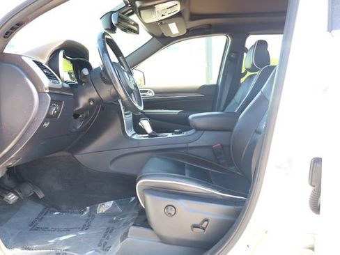 Used 2016 Jeep Grand Cherokee Overland AWD/4WD image 10