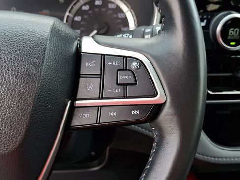 Used 2023 Toyota Highlander XSE AWD/4WD image 26