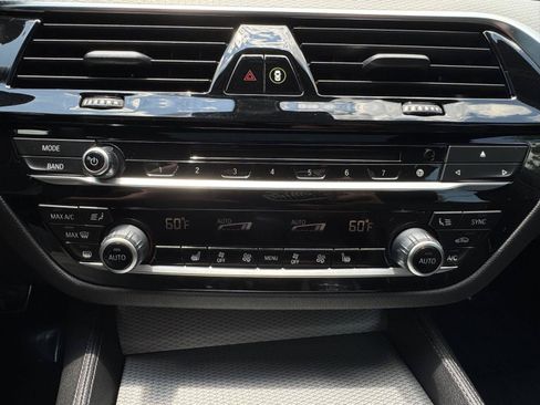 Used 2019 BMW 530i w/ M Sport Package RWD image 26
