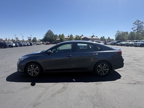 Used 2022 Kia Forte LXS FWD image 8