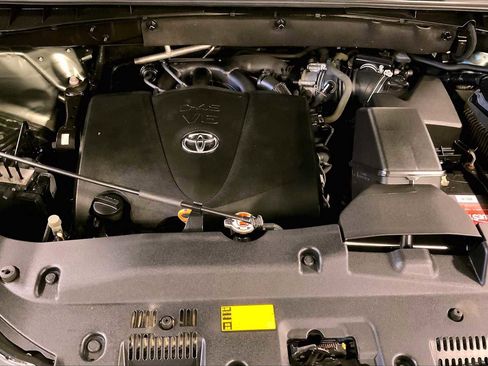 Used 2018 Toyota Highlander Limited Platinum w/ Carpet Mat Package (TMS) image 32