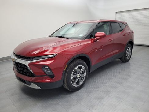 Used 2023 Chevrolet Blazer LT FWD image 2