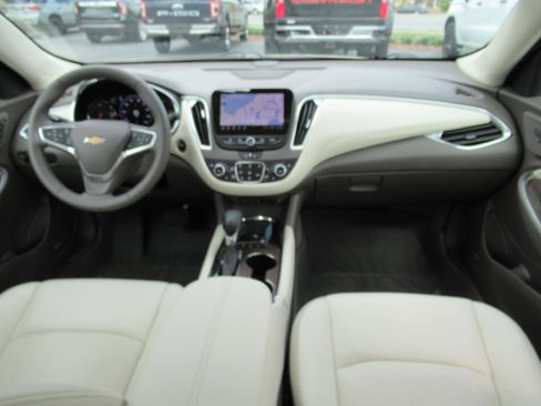 Used 2023 Chevrolet Malibu LT image 12