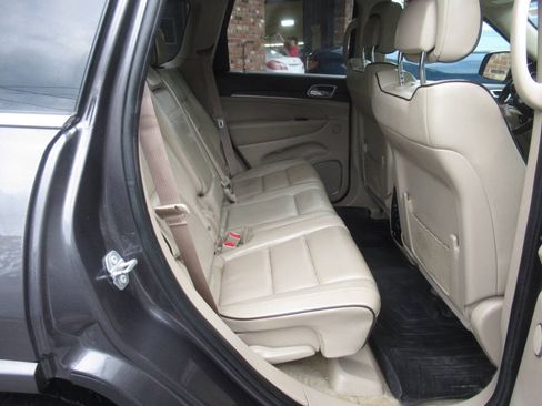 Used 2018 Jeep Grand Cherokee Overland AWD/4WD image 11