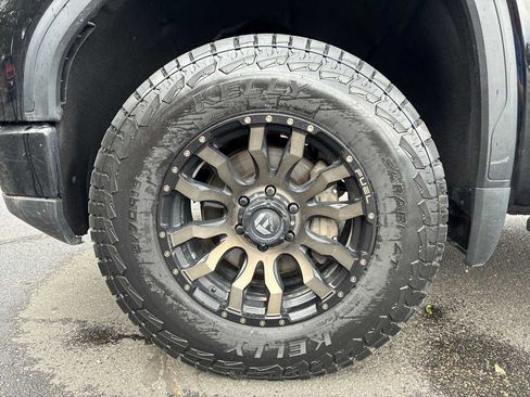 Used 2022 GMC Sierra 1500 AT4 w/ AT4 Premium Package AWD/4WD image 19