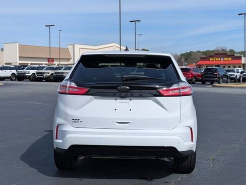 Certified 2022 Ford Edge SE w/ Black Appearance Package image 3