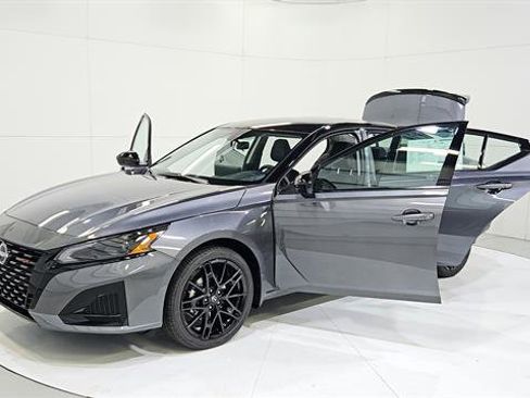 New 2026 Nissan Altima 2.5 SR AWD/4WD image 30