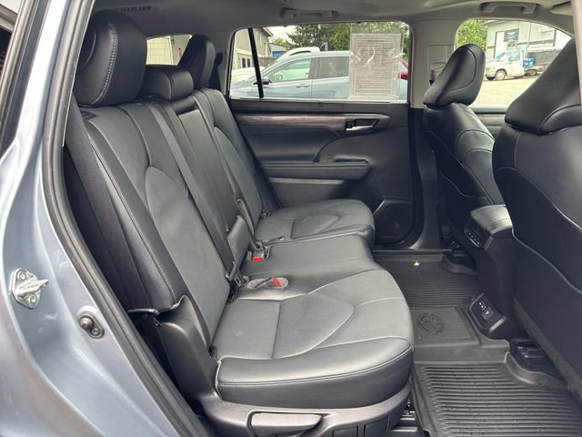 Used 2022 Toyota Highlander Limited AWD/4WD image 22