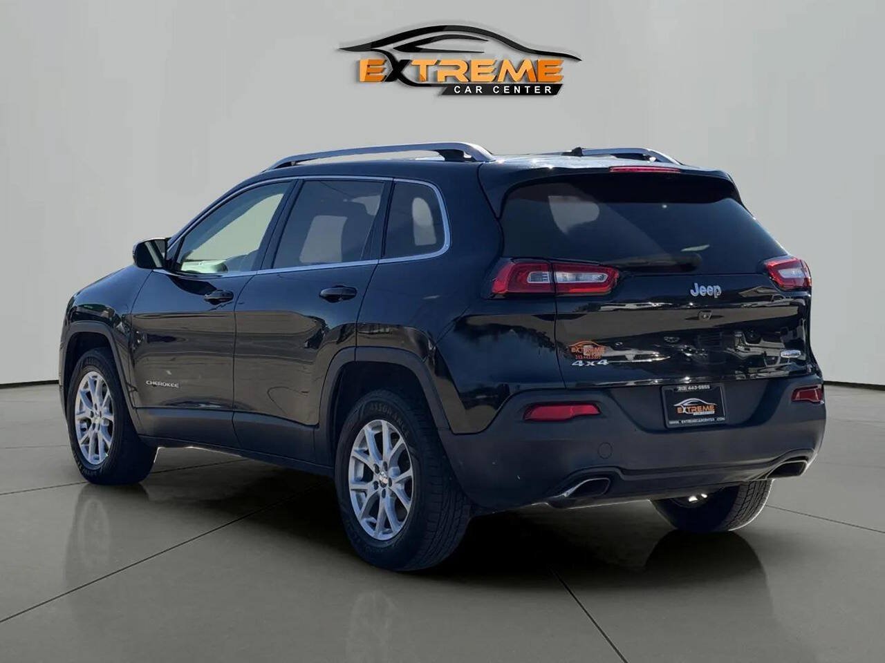 Used 2015 Jeep Cherokee Latitude w/ Cold Weather Group AWD/4WD image 4