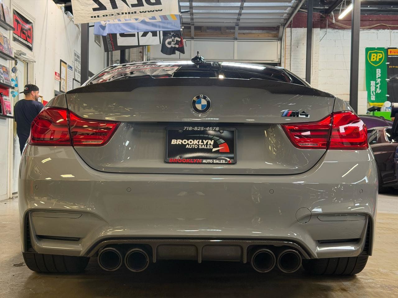 Used 2018 BMW M4 Coupe RWD image 8