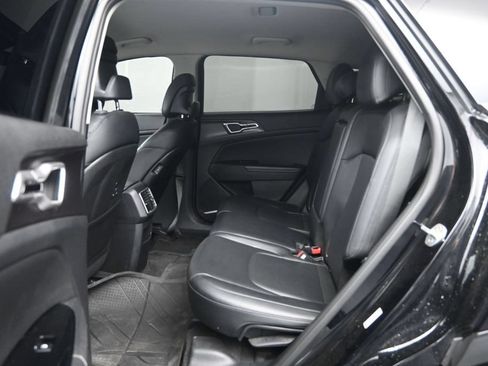 Used 2023 Kia Sportage EX FWD image 25