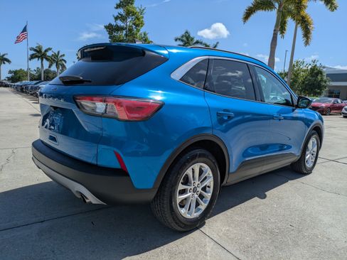 Certified 2021 Ford Escape SE FWD image 4