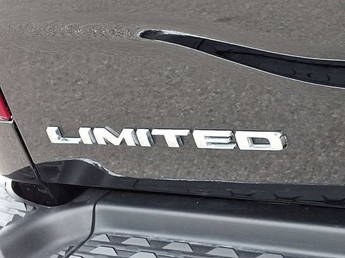 Used 2025 RAM 3500 Limited AWD/4WD image 41