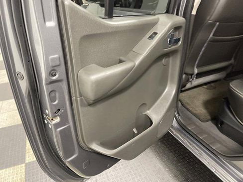 Used 2021 Nissan Frontier PRO-4X w/ Pro-4x Utility Package AWD/4WD image 11