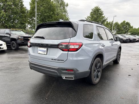 Used 2025 Honda Pilot Black Edition image 20