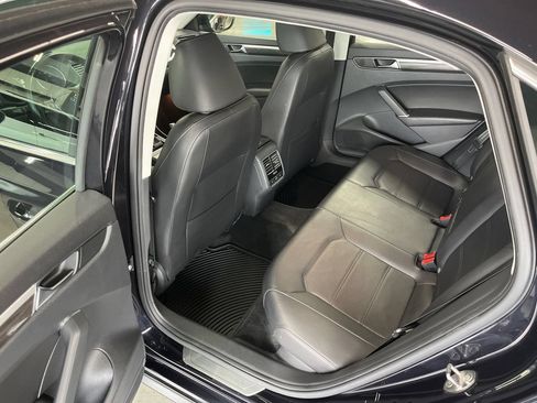 Used 2018 Volkswagen Passat 2.0T SE FWD image 40