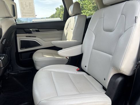 Used 2023 Kia Telluride S w/ S Sunroof Package FWD image 25