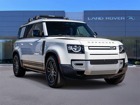 Used 2023 Land Rover Defender 110 S image 3