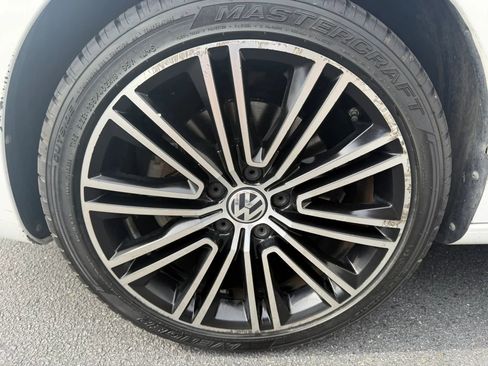 Used 2014 Volkswagen Eos FWD image 26