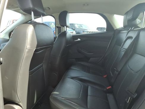 Used 2015 Ford Focus Titanium w/ Titanium Technology Package image 17