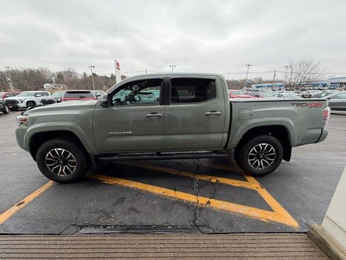 Used 2022 Toyota Tacoma TRD Sport image 8