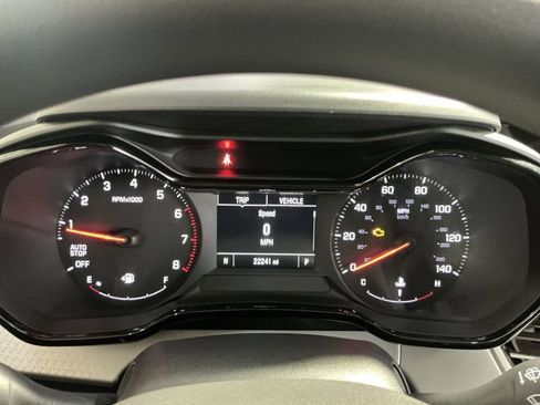 Used 2024 Chevrolet Trax LS w/ LS Convenience Package FWD image 18