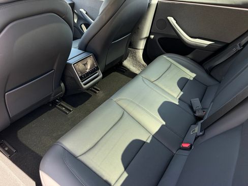 Used 2025 Tesla Model 3 RWD image 31