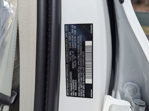 New 2025 Volvo XC60 T8 Plus w/ Protection Package Premier image 25