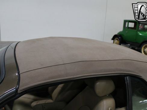 Used 2001 Jaguar XK8 Convertible image 12