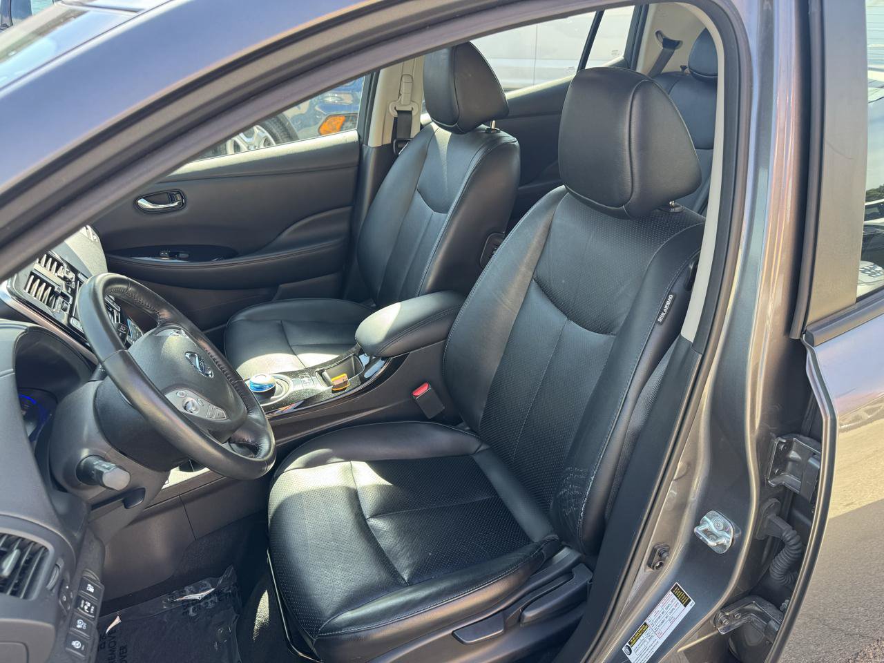 Used 2016 Nissan Leaf SL w/ Premium Package FWD image 12