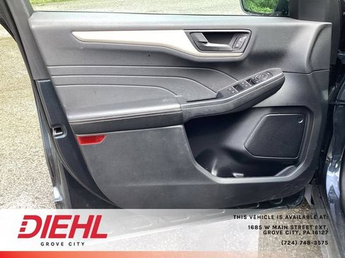 Used 2022 Ford Escape SE w/ Cold Weather Package AWD/4WD image 17