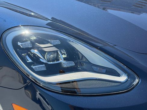 Certified 2023 Porsche Panamera 4 Platinum Edition AWD/4WD image 12