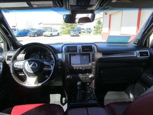 Used 2021 Lexus GX 460 Luxury w/ Off Road Package image 12