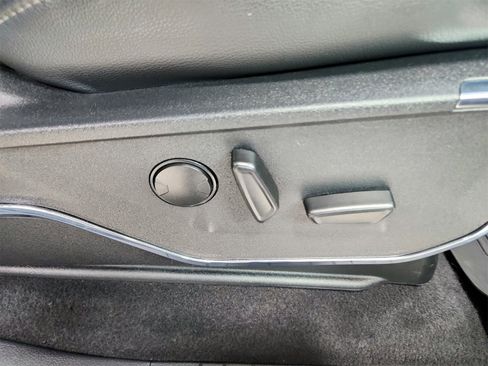 Used 2023 Ford F150 Lariat image 40