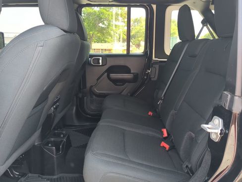 Used 2021 Jeep Wrangler Unlimited Sport AWD/4WD image 12