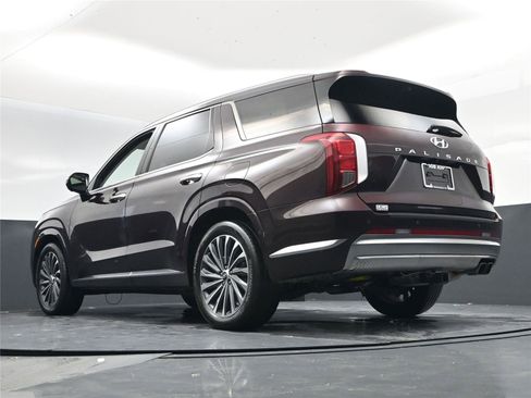 Used 2025 Hyundai Palisade Calligraphy image 12