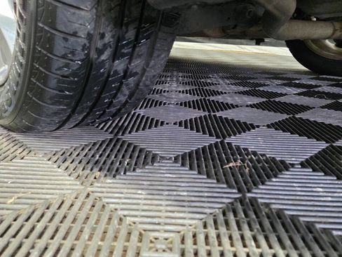 Used 2018 Chrysler 300 Touring L image 35