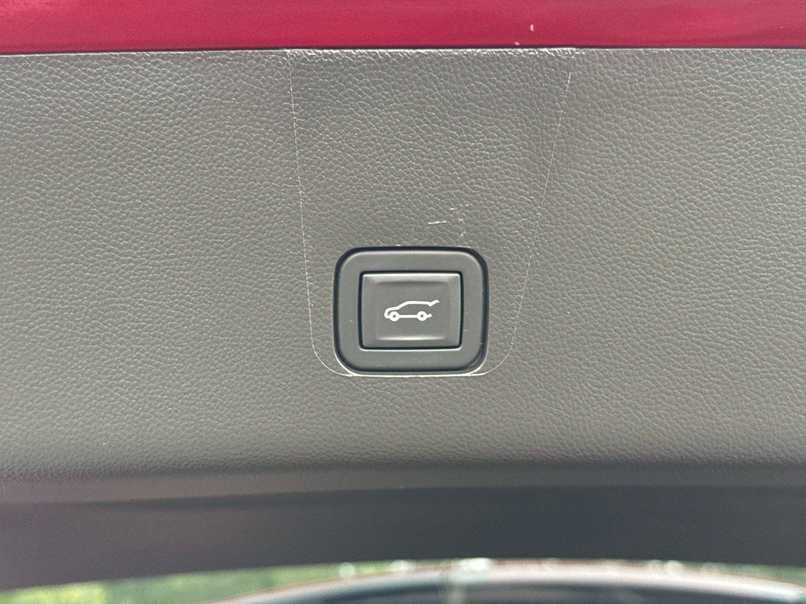 Used 2023 Chevrolet Traverse Premier FWD image 14