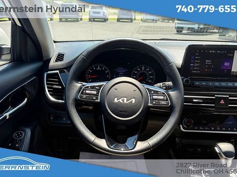 Used 2023 Kia Seltos EX AWD/4WD image 7
