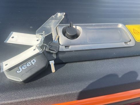 Used 2025 Jeep Gladiator Mojave w/ Safety Group image 23