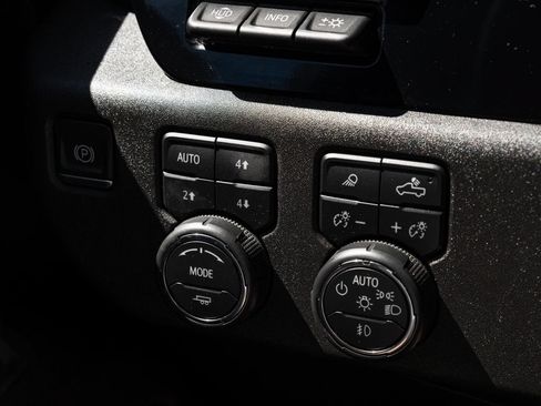 Used 2024 Chevrolet Silverado 3500 High Country w/ High Country Premium Package AWD/4WD image 24