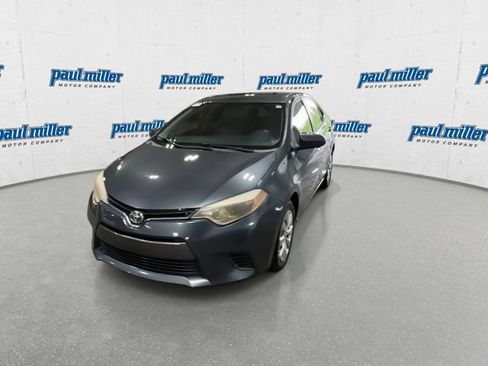 Used 2015 Toyota Corolla LE FWD image 4