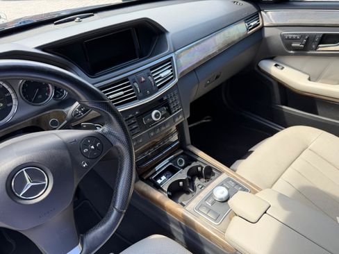Used 2010 Mercedes-Benz E 550 Sedan image 30