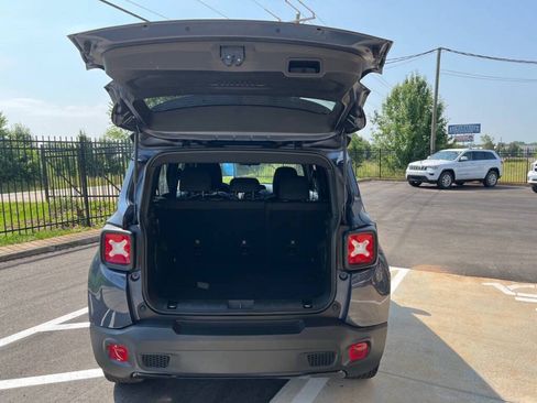Used 2022 Jeep Renegade Altitude AWD/4WD image 15