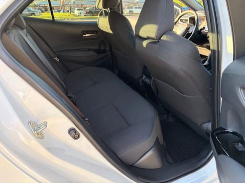 Used 2025 Toyota Corolla Hatchback FWD image 17