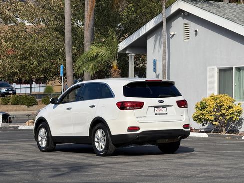 Used 2020 Kia Sorento FWD V6 image 3