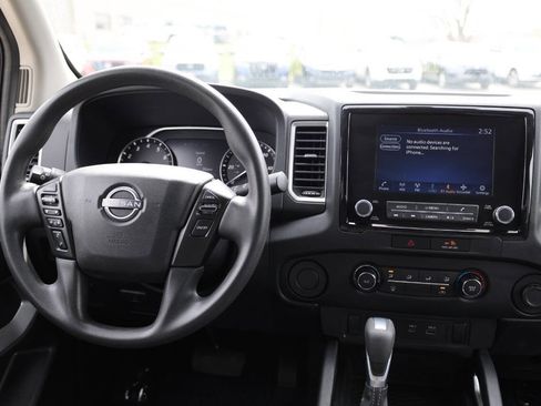 Used 2022 Nissan Frontier SV image 23