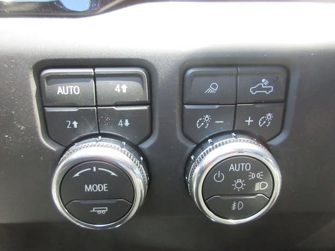 New 2026 GMC Sierra 1500 AT4 w/ AT4 Premium Package AWD/4WD image 20